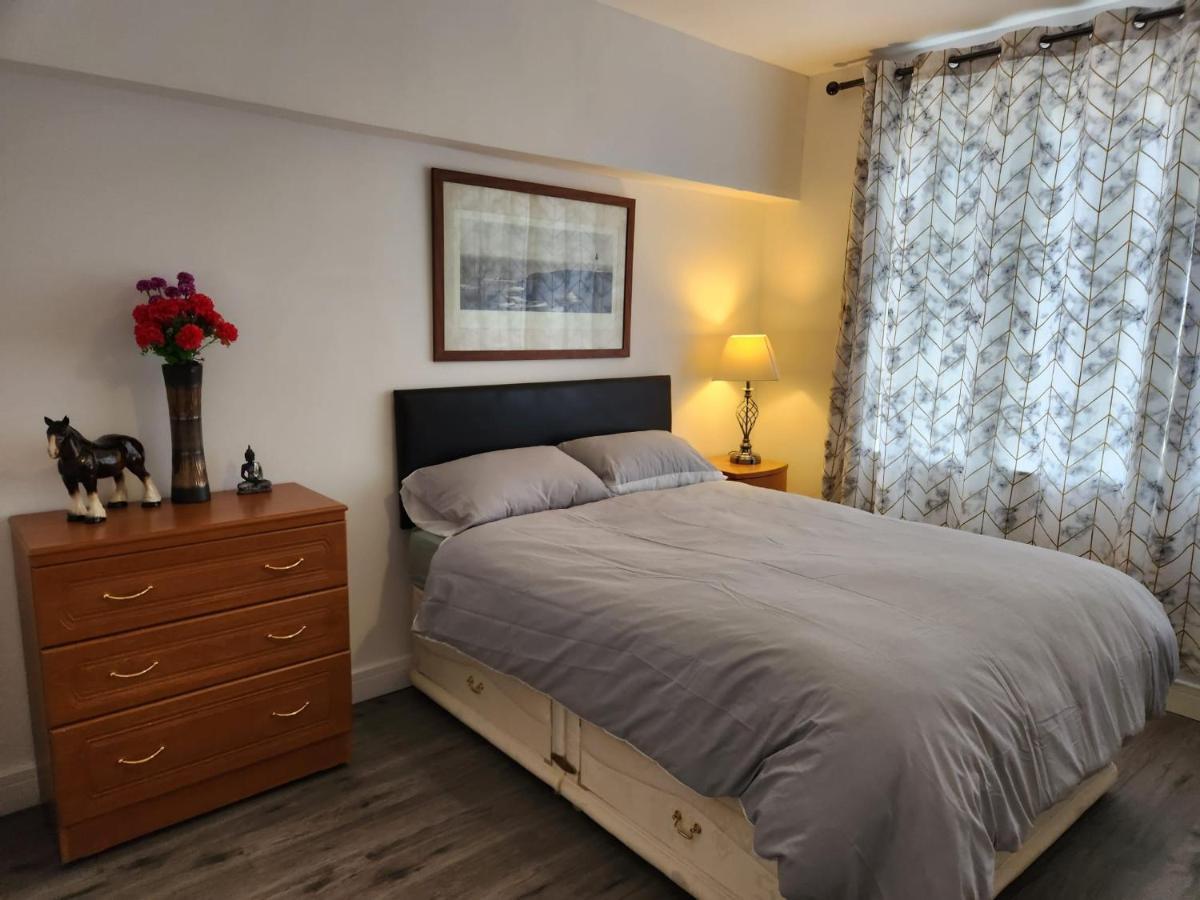 White House Ensuite Double Bedroom 沃灵顿 外观 照片