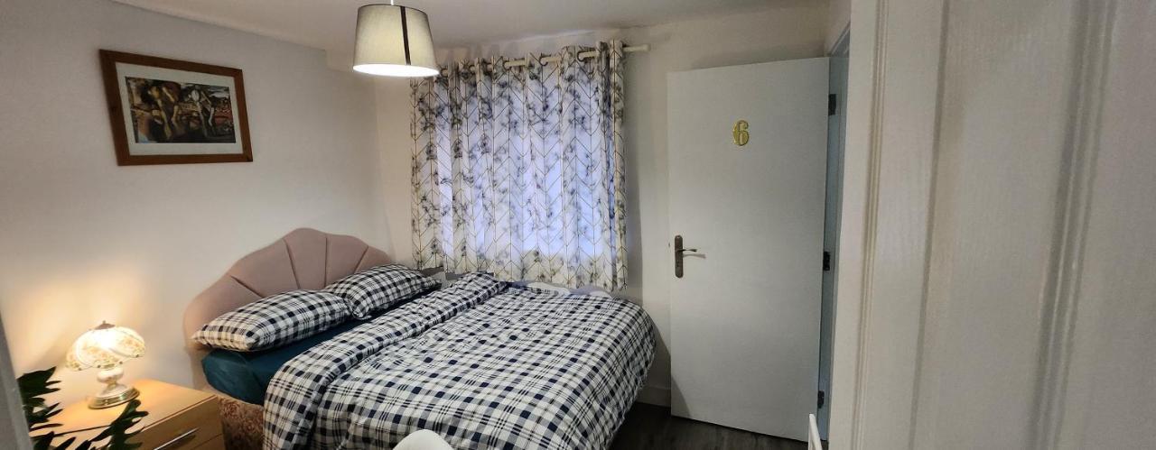 White House Ensuite Double Bedroom 沃灵顿 外观 照片