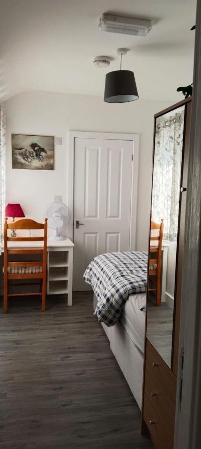 White House Ensuite Double Bedroom 沃灵顿 外观 照片