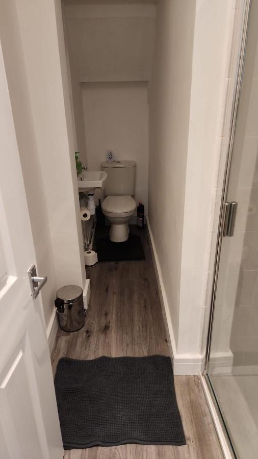 White House Ensuite Double Bedroom 沃灵顿 外观 照片